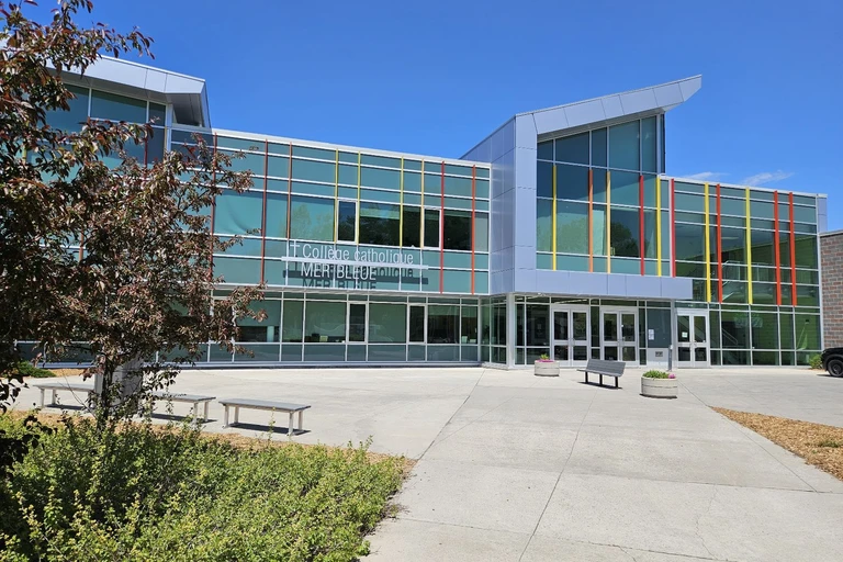 façade du collège Mer Bleue